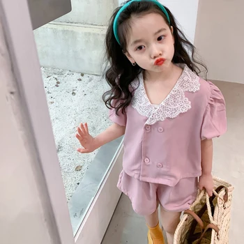 Летние детские комплекты с кружевным воротником, Корейские детские комплекты, двубортные топы в стиле пэчворк + шорты, костюм-двойка, одежда для девочек с V-образным вырезом